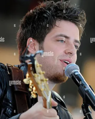 Lee Dewyze Honolulu